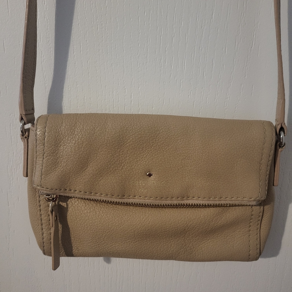 Kate Spade New York Mini Cobble Hill Carson Tan Crossbody Shoulder Bag